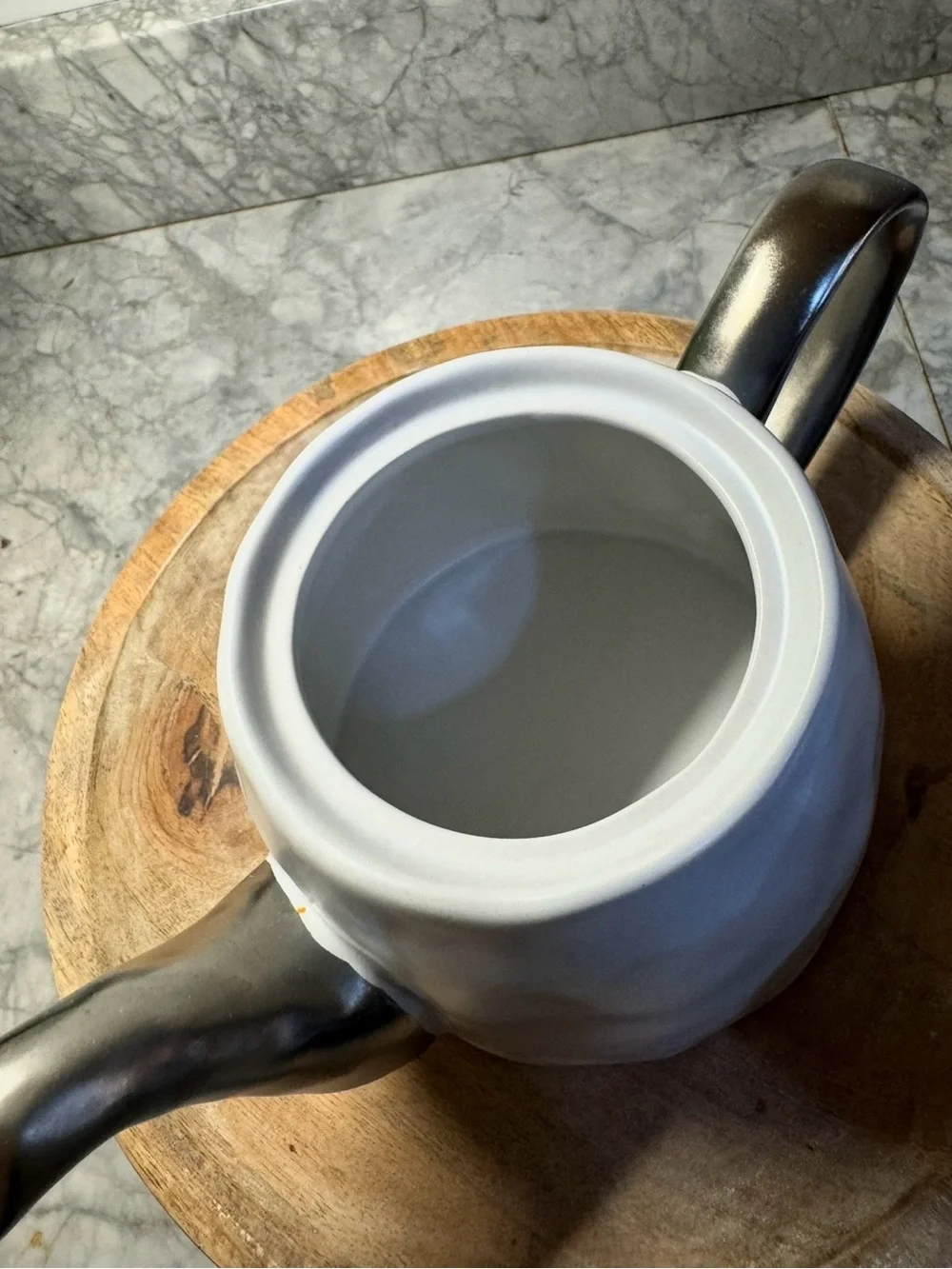 Nicole Miller White Ceramic Teapot with Metallic Silver Lid and Handle